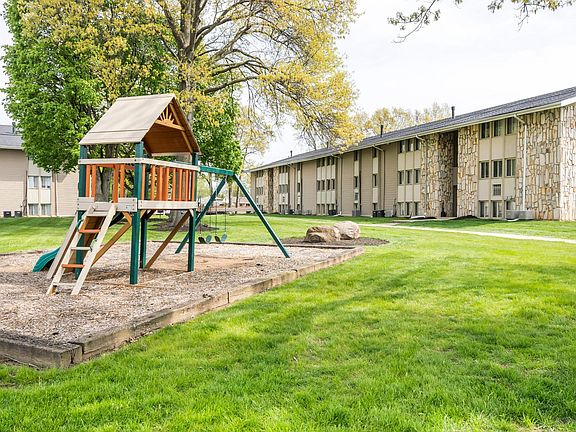 4th image of 5202 Cedar Dr #5202E