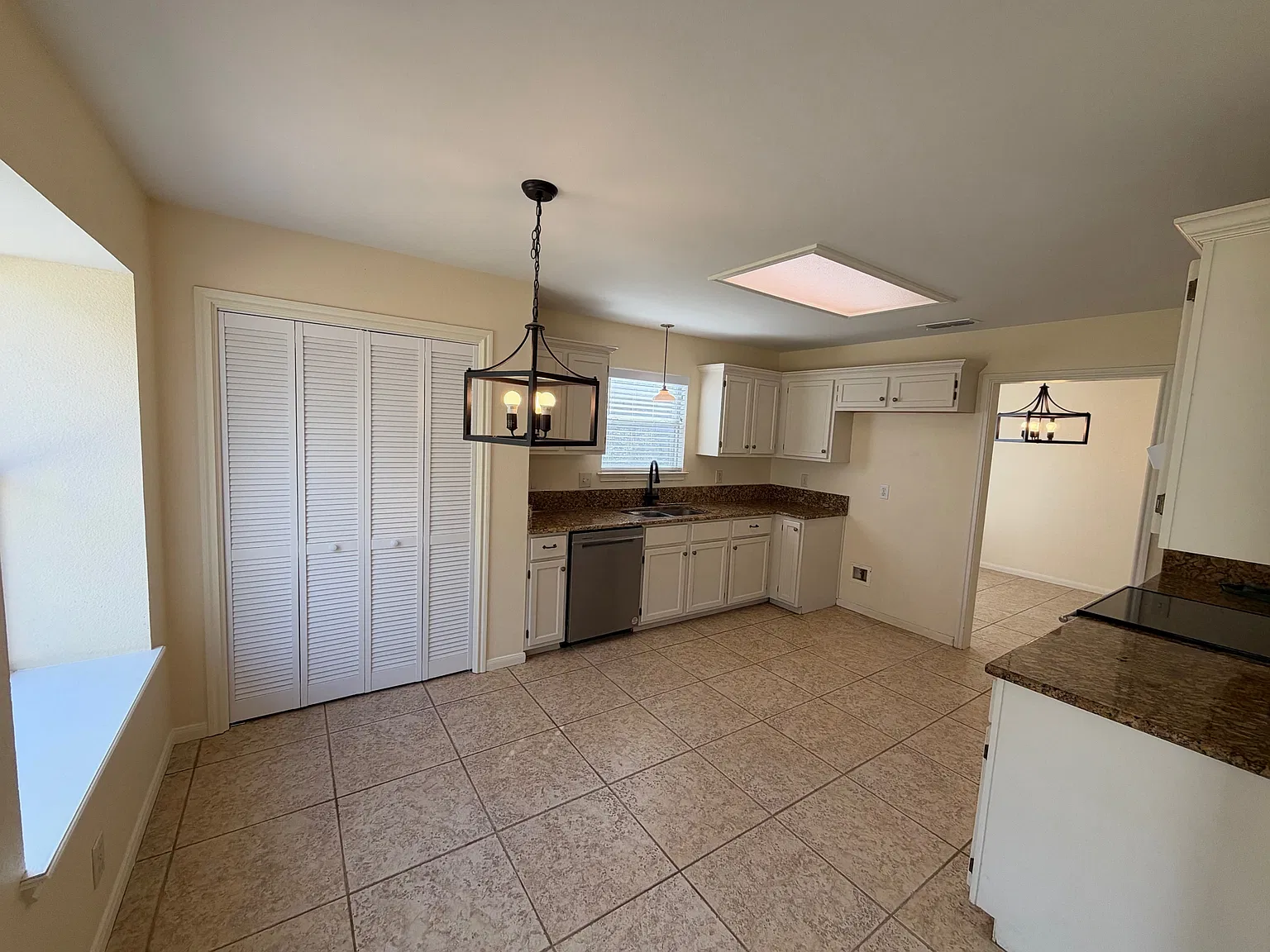 3 bed, 1649 sqft, $2,250 — Photo 3