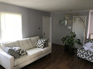 2016 Willow Rd, Greensboro, NC 27406