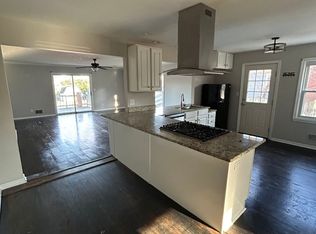 3713 Glenmeade Rd, Louisville, KY 40218