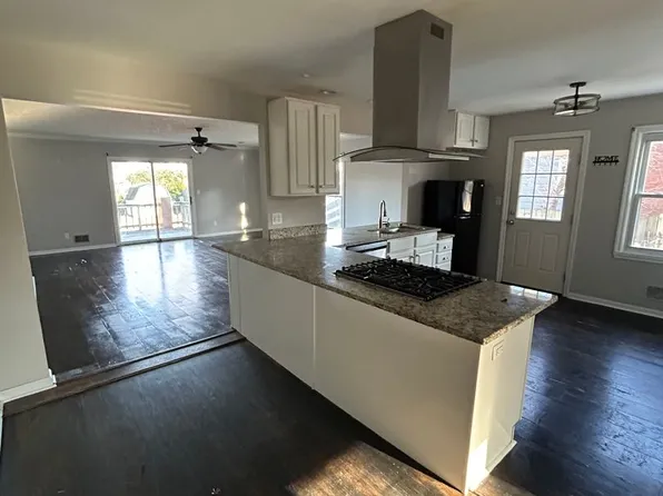 3713 Glenmeade Rd, Louisville, KY 40218