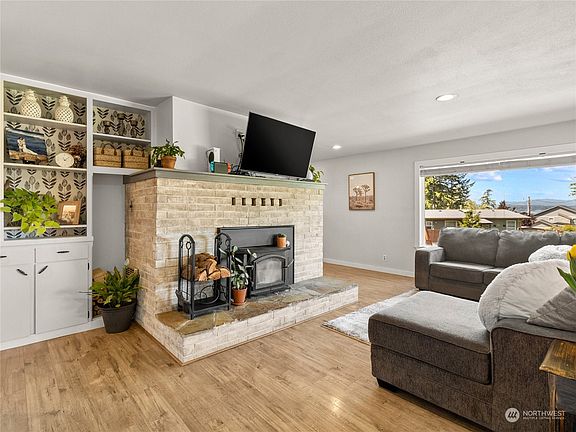 5th image of 3711 85th Avenue NW