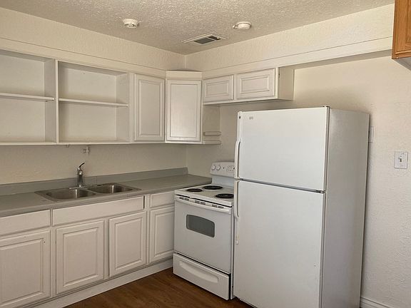 2nd image of 2032 Franklin Ave