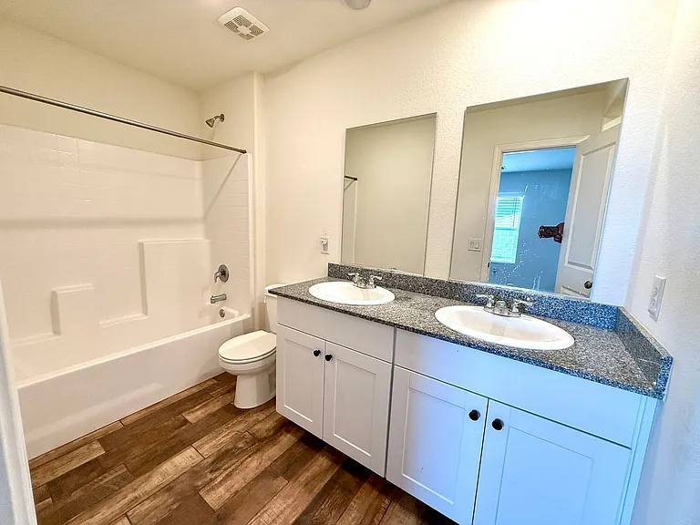2208 E Clear Creek Dr — Photo 32