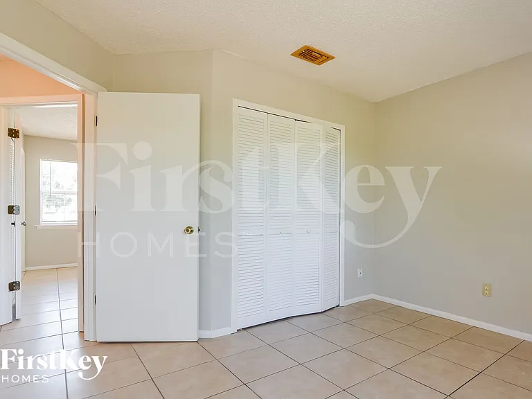 121 Summerset Dr — Photo 13