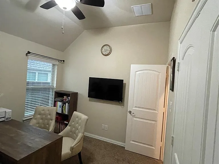 329 Prairie Ridge Ln — Photo 11