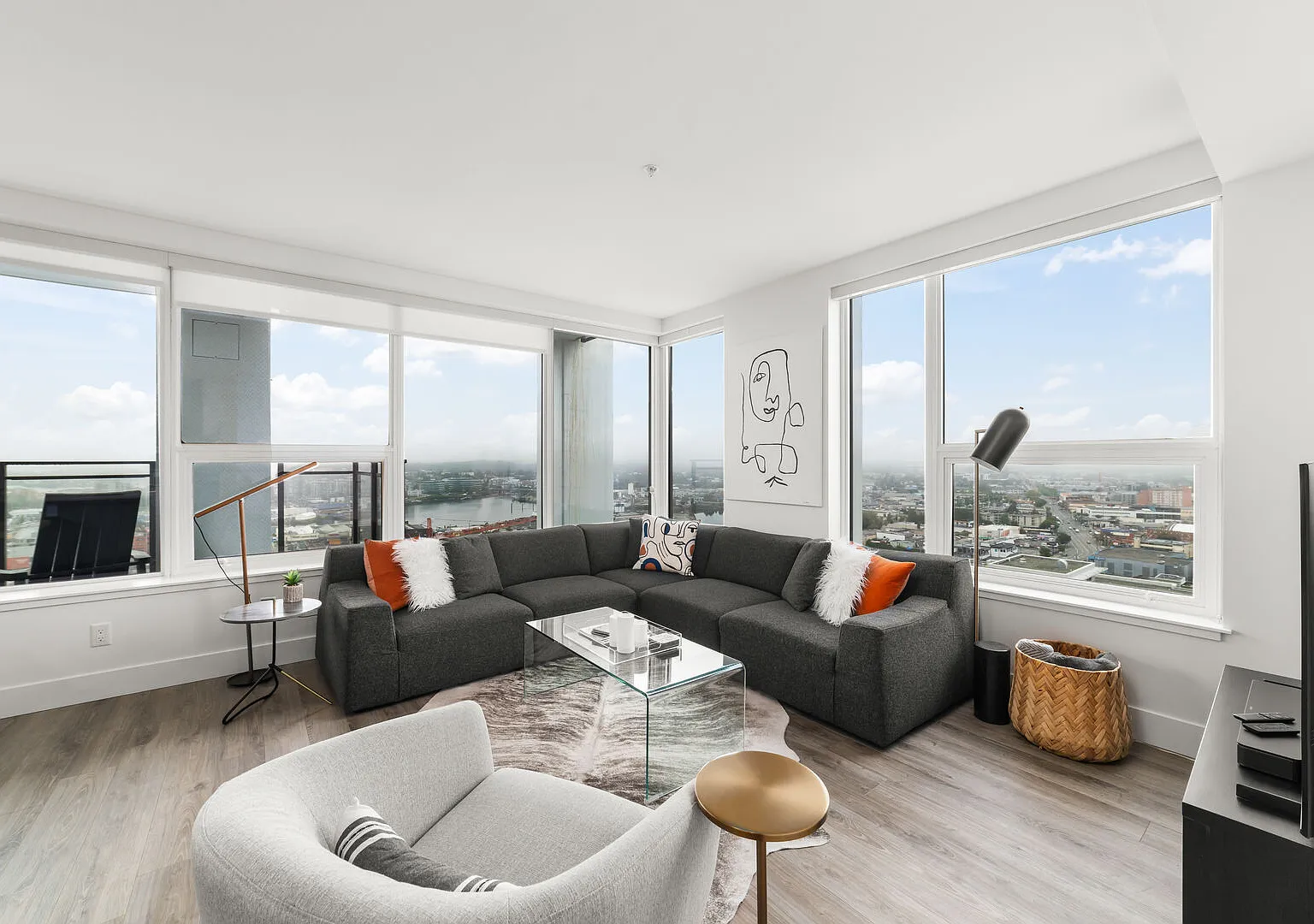 Hudson Skyline Suite - Hudson One 2003 - 2003 — Photo 1