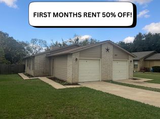 807 Lloyd Ln APT A, Elgin, TX 78621