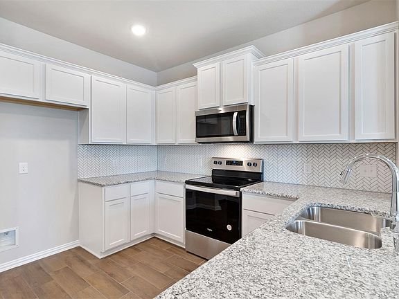 5th image of 11922 Amber Oak Way Building 3