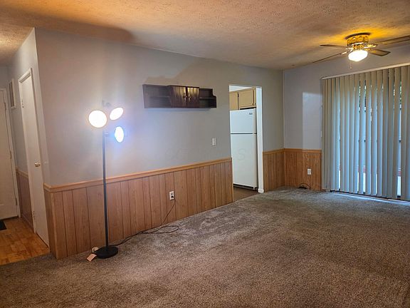 4th image of 5842 Hallridge Cir APT B