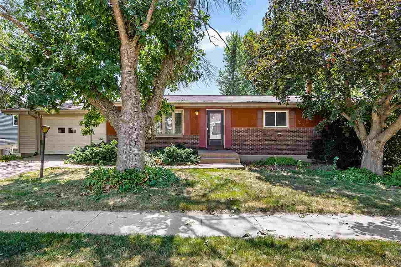 333 E 6th St, Solon, IA 52333 Zillow