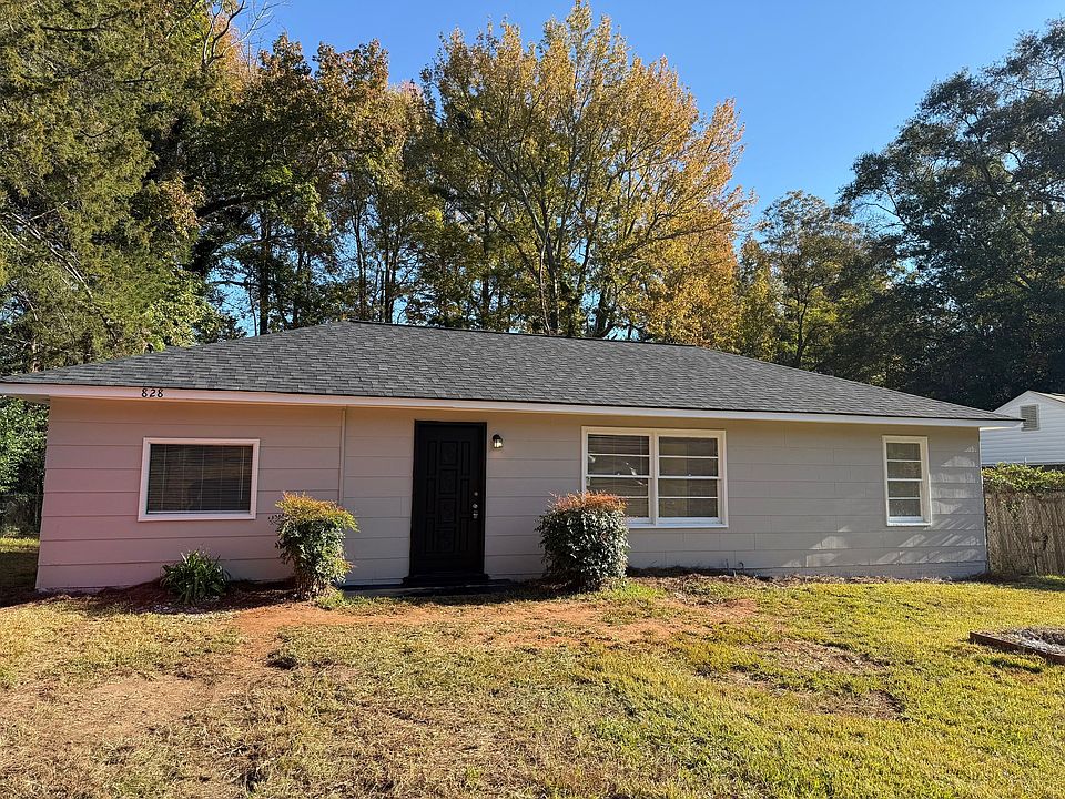 1st image of 828 Pamela Dr