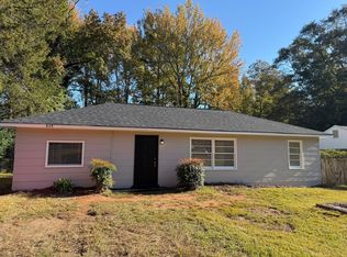 828 Pamela Dr, Griffin, GA 30224