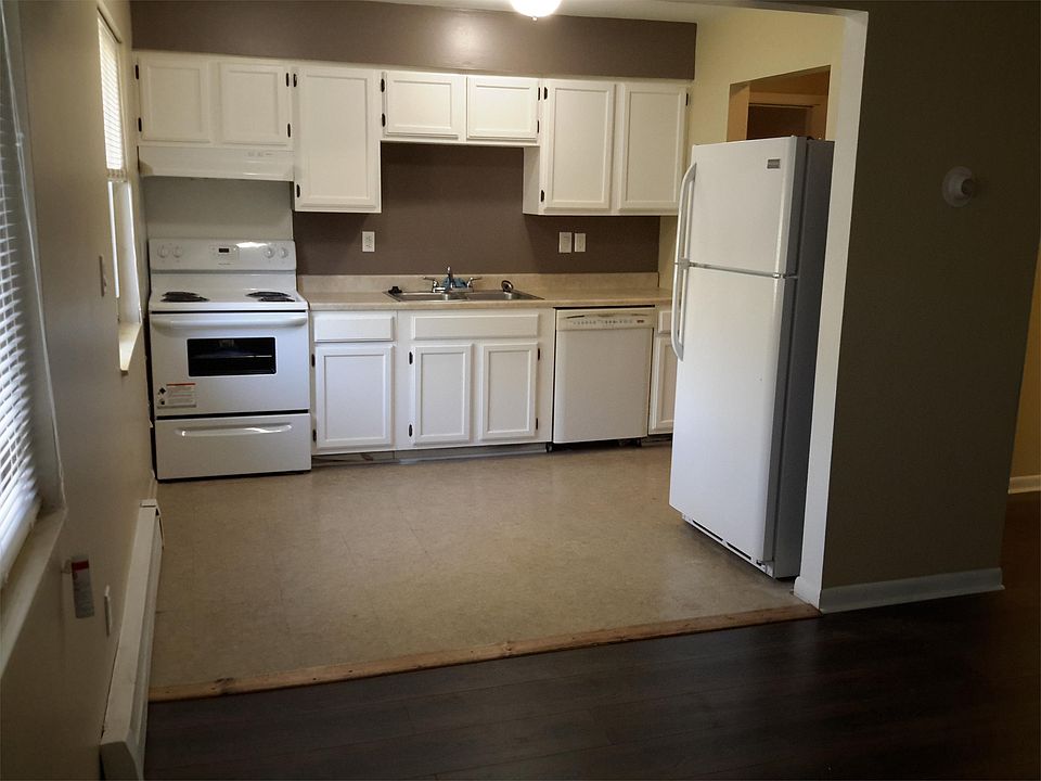 1st image of 3207 Park Dr APT 04