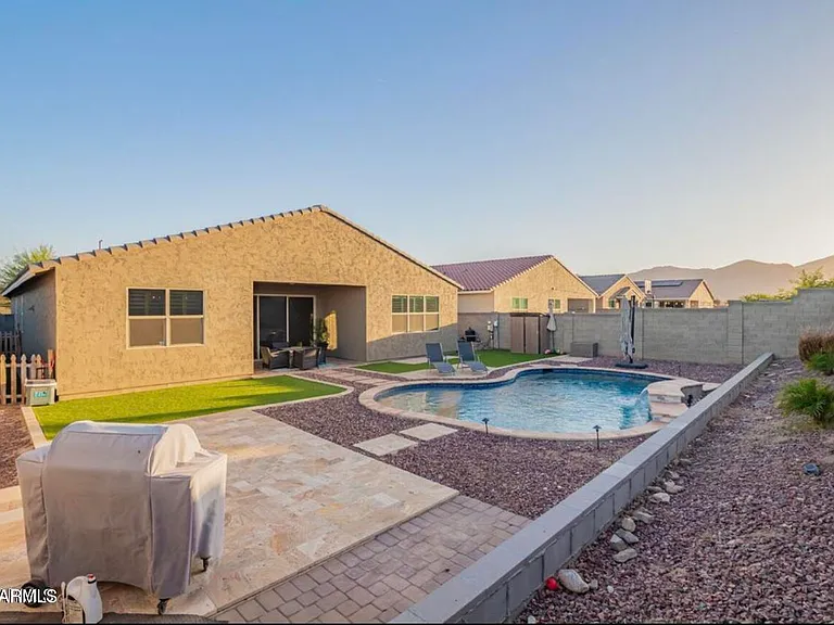 18630 W Lawrence Ln — Photo 26