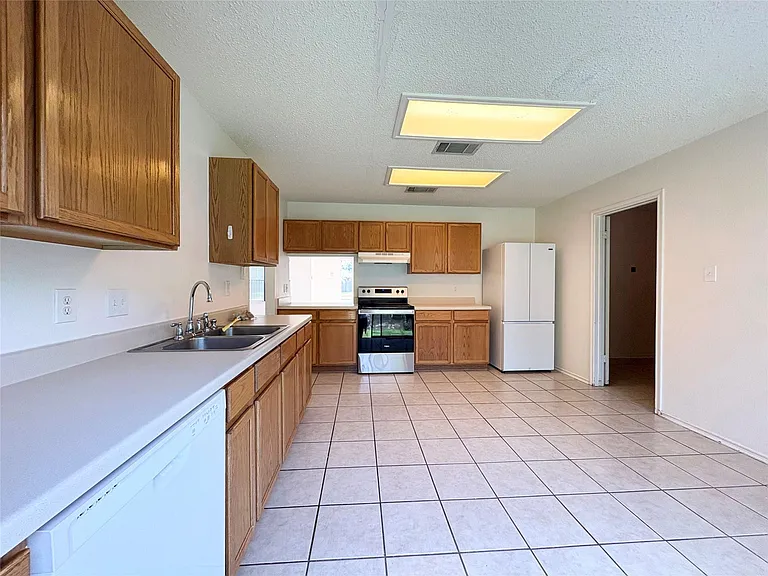 8332 Montoya Cir — Photo 10
