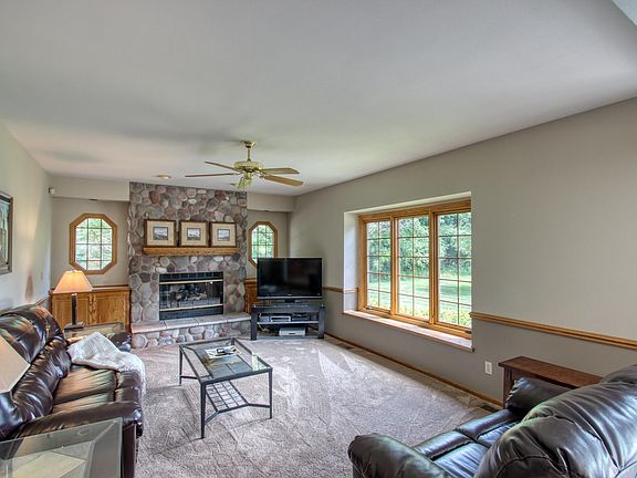 3rd image of 4079 Spruce Dr