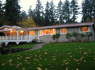 5574 Welfare Ave NE, Bainbridge Island, WA 98110