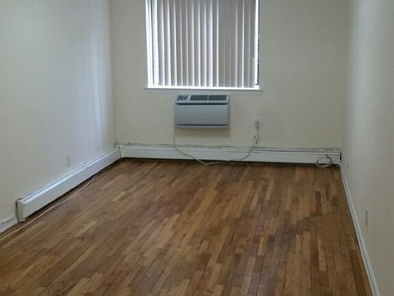 3rd image of 3141 37th St
