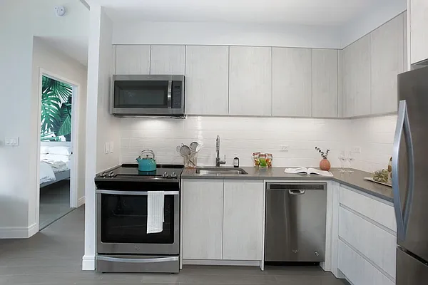 Rented by The Bloomstone Group LLC | media 20