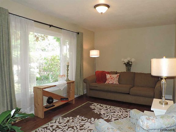 5th image of 955 18th St NE Unit A
