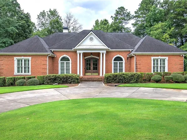 115 Ashton Ct, Calhoun, GA 30701