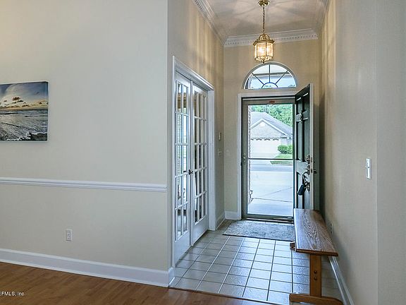 5th image of 8555 Walden Glen Dr