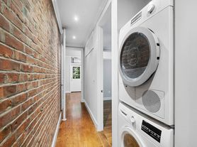 290 W 12th St