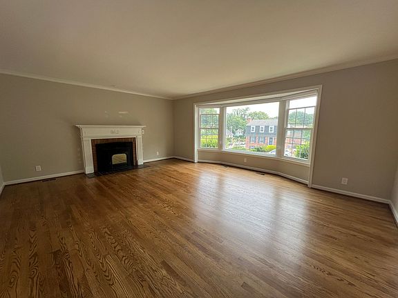 5th image of 806 S Stafford St