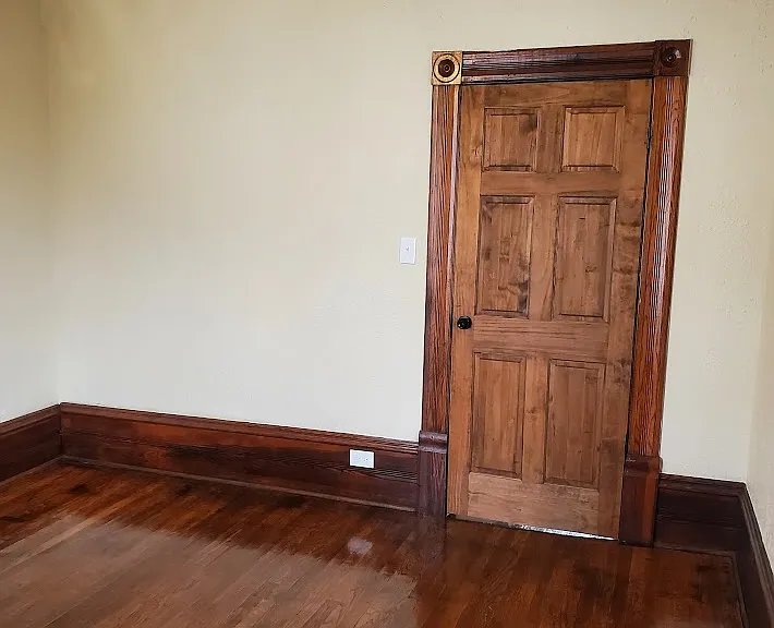 406 E Unaka Ave #3 — Photo 3