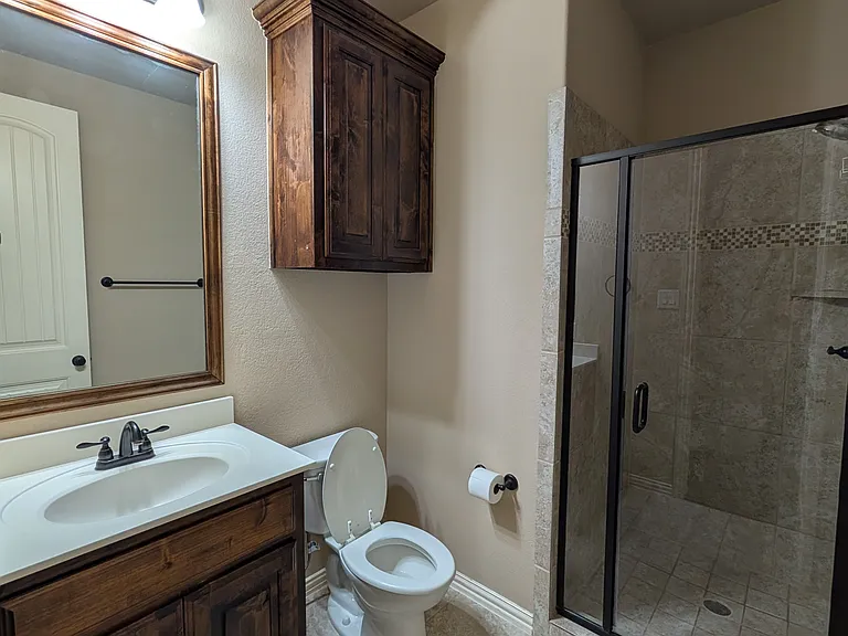591 Deverson Dr — Photo 25