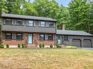 25 Old Stagecoach Rd, Bedford, MA 01730