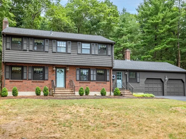 25 Old Stagecoach Rd, Bedford, MA 01730