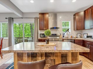 3124 Greenbriar Dr, East Stroudsburg, PA 18301