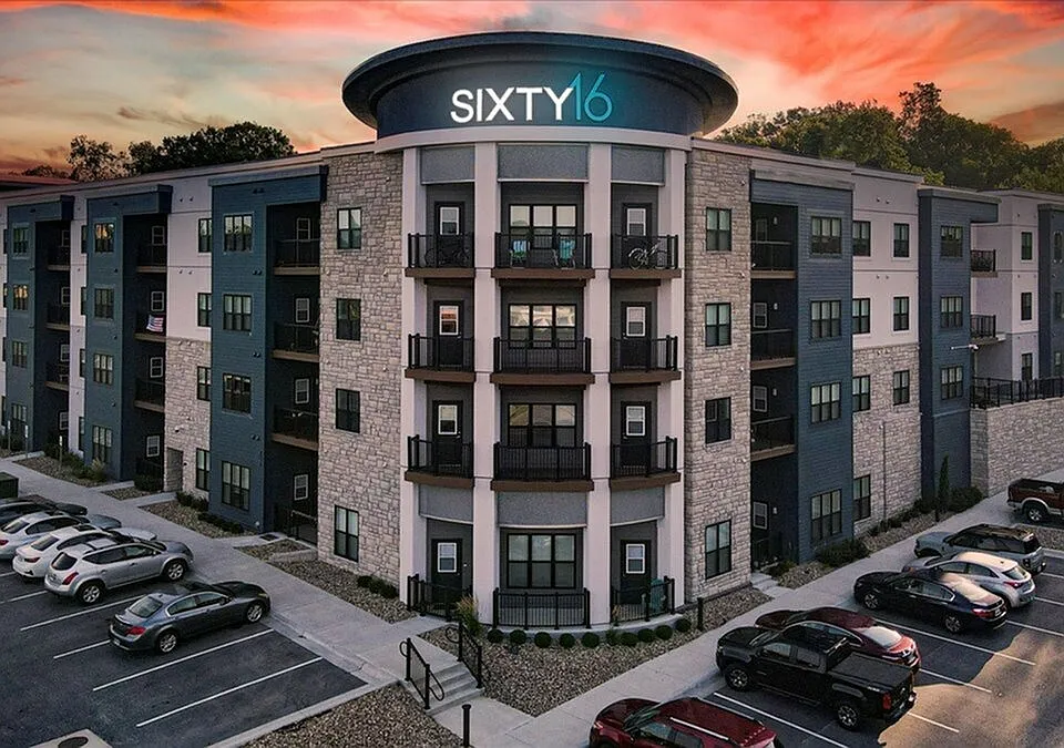 Sixty16_Exterior_View_Apartments_Shawnee_KS