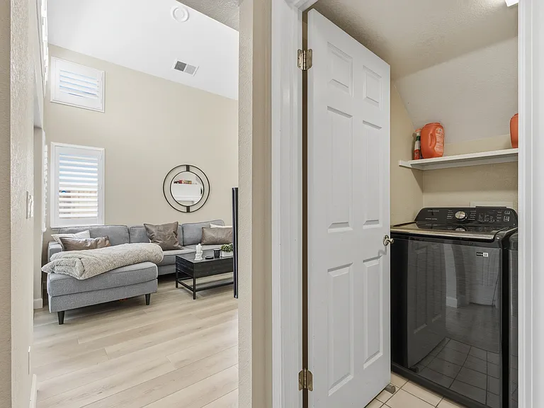 3668 Whispering Creek Cir — Photo 18