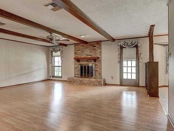 5th image of 313 S Philo Dr