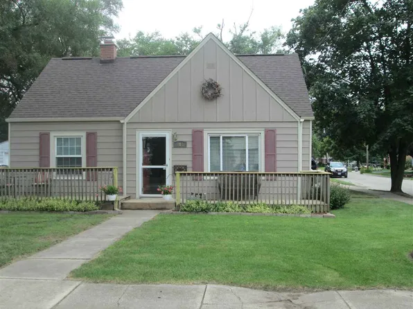 803 River Ln, Loves Park, IL 61111