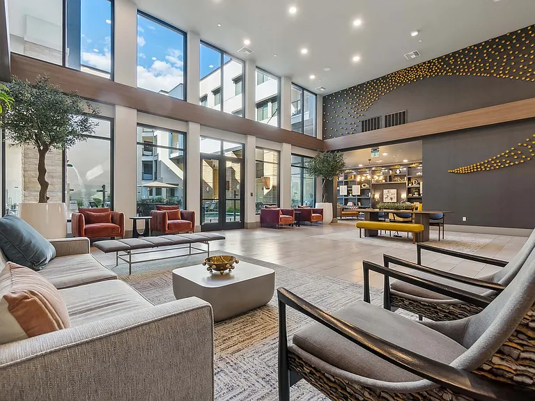 Scottsdale Grand — Photo 33