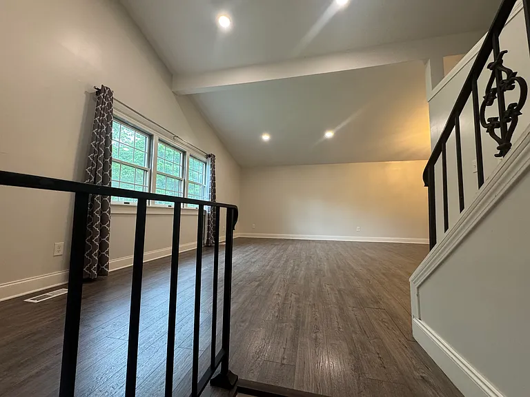 616 Cross Bridge Cir — Photo 4