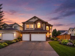 6 W Strathridge Way SW, Calgary, AB T3H 3S3
