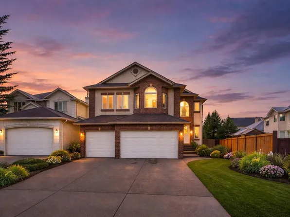 6 W Strathridge Way SW, Calgary, AB T3H 3S3