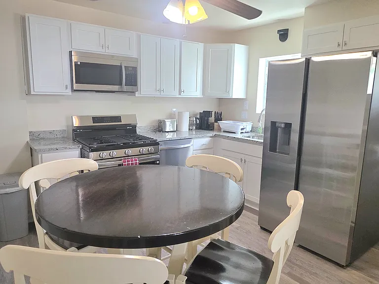 562 Walton Ave — Photo 10