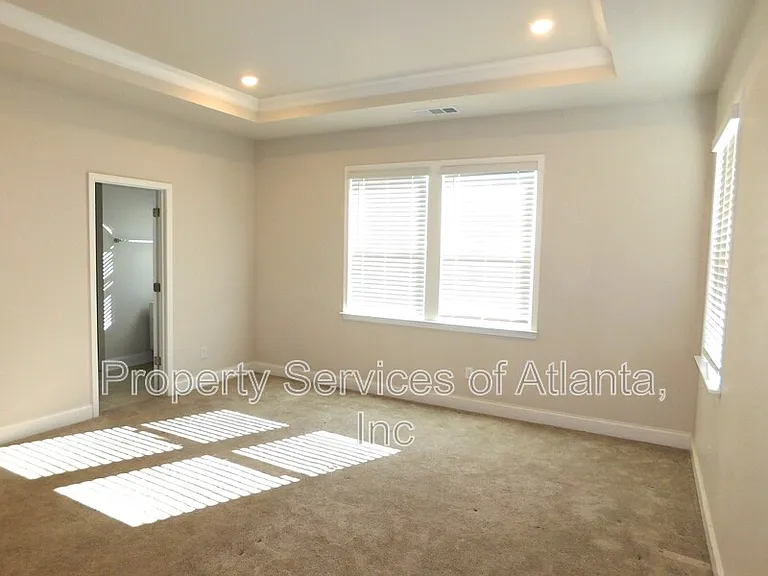 930 Elderberry Ct — Photo 24