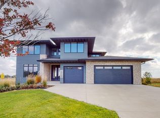 2710 Galena Pl SW, Rochester, MN 55902