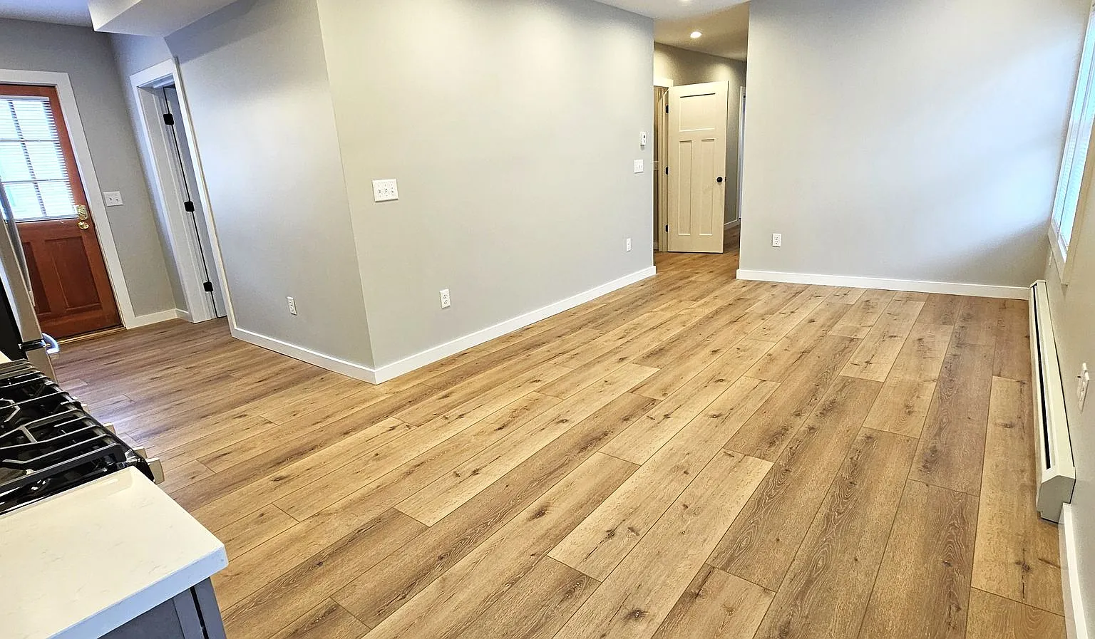 202 East Ave — Photo 3