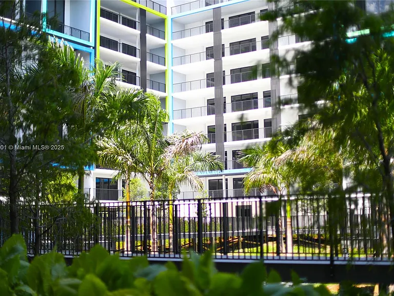 4400 Sunrise Blvd #T1 — Photo 32