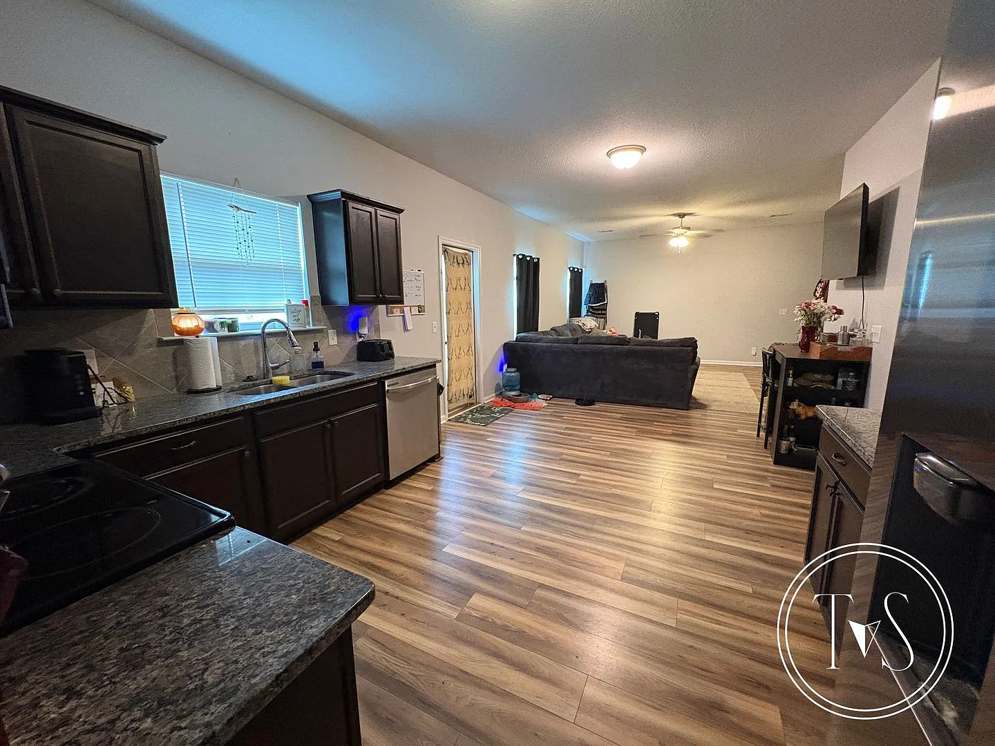 Spacious 4-bedroom/2.5 bathroom home in Tranquil South subdivision! — Photo 4