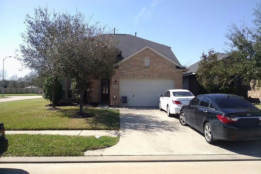 1st image of 15203 Willowhurst Dr