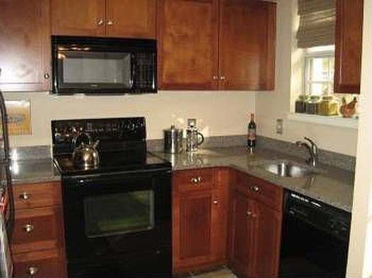1st image of 2812B S Wakefield St
